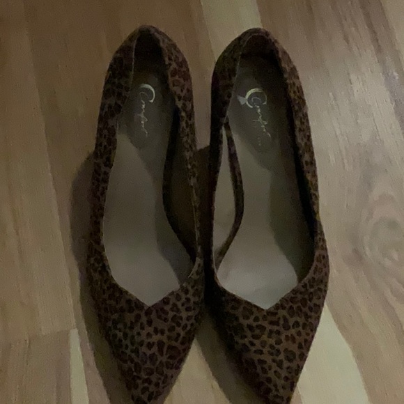 Women C comfort est 1946 LEOPARD PUMPS SZ 9 NEW NEVER WORN - Picture 3 of 4